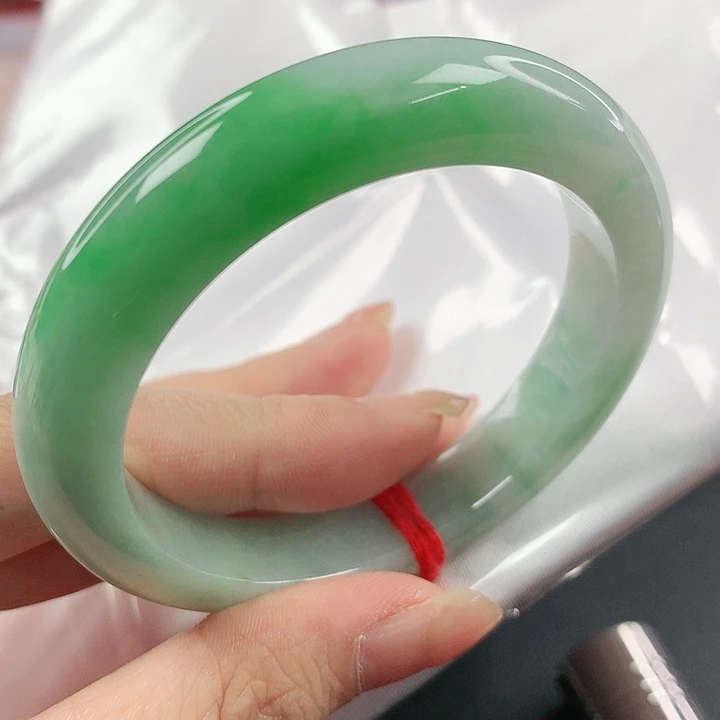 未镶嵌手镯翡翠，906