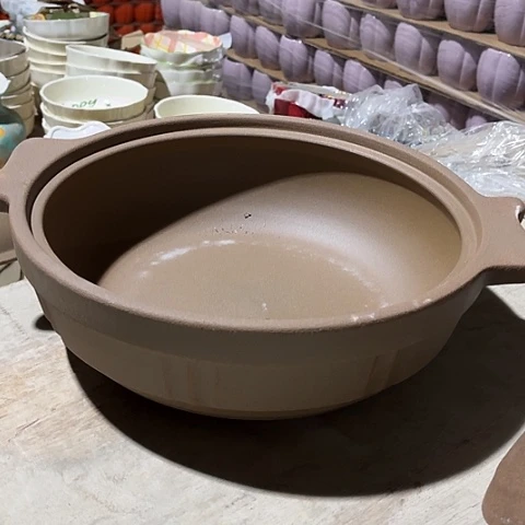 微瑕，明火，口径30，高9变形无盖4L