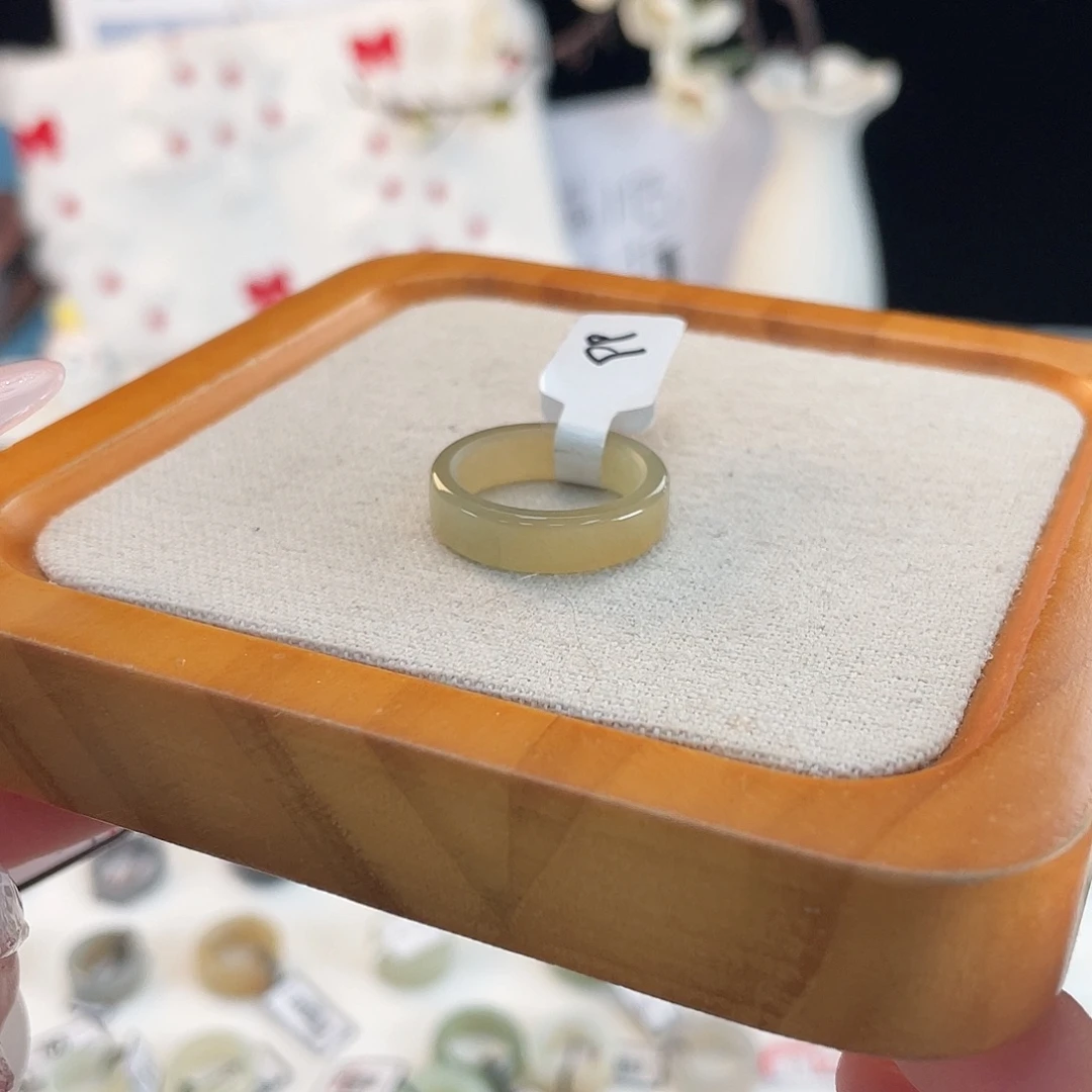 和田玉（糖玉）未镶嵌戒指t7糖系窄直切17.6不退换