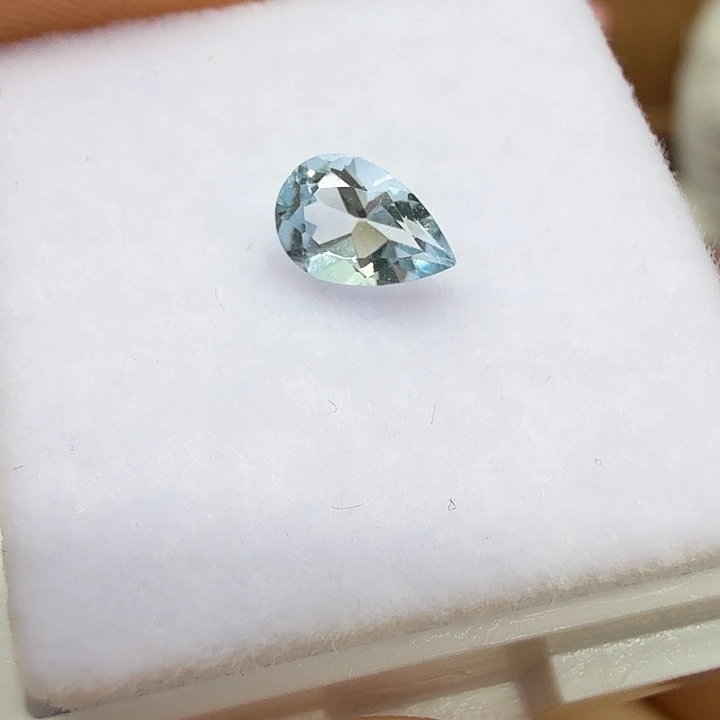 海蓝宝石裸石水滴形4*6