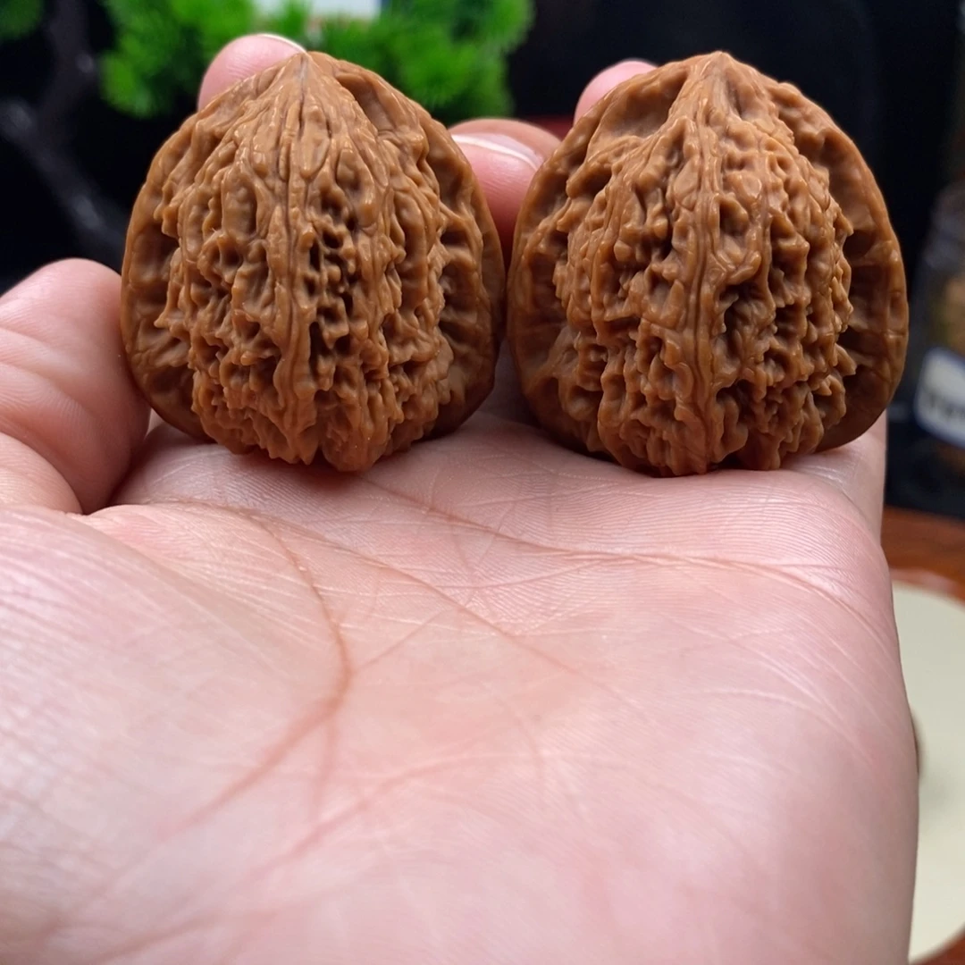 文玩核桃把件南疆石41三角