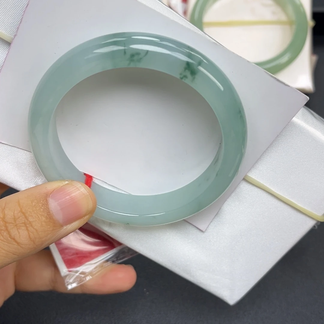 翡翠未镶嵌手镯手镯