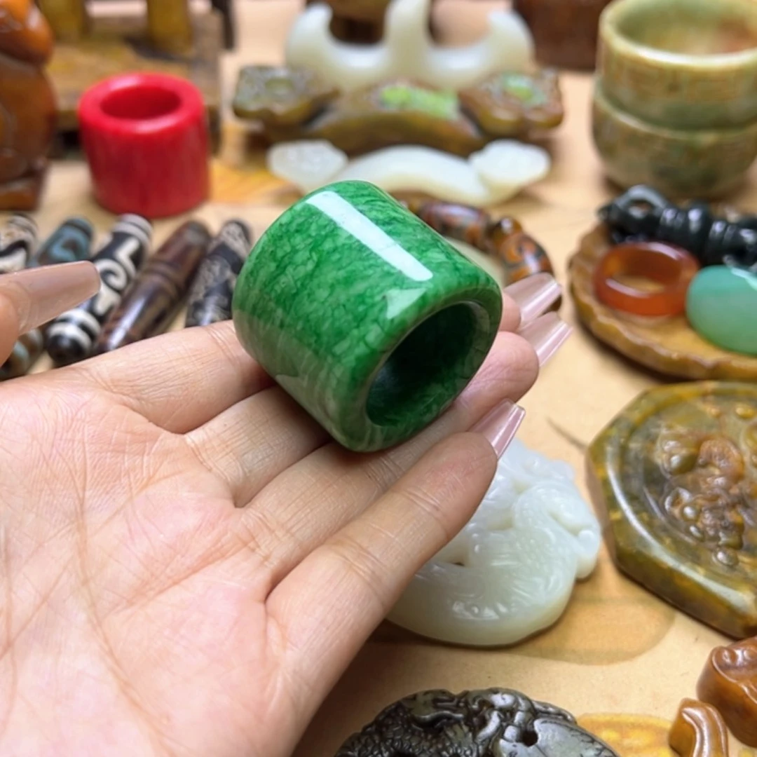 【闪购商品】蛇纹石玉颈饰未镶嵌