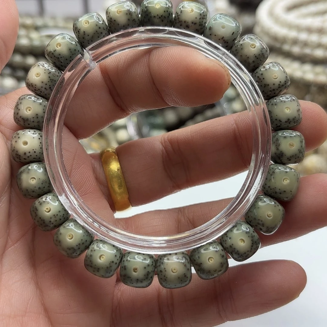 手串星月菩提10绿包白大眼睛