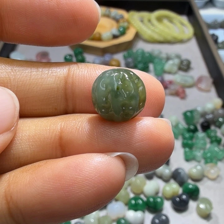 和田玉未镶嵌珠宝半成品