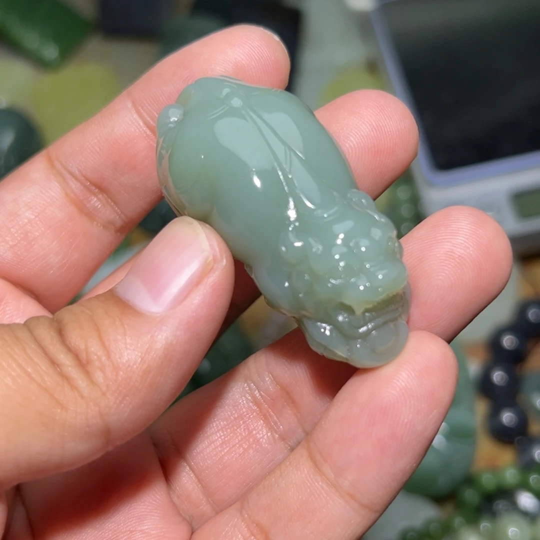 小***势未镶嵌和田玉挂件