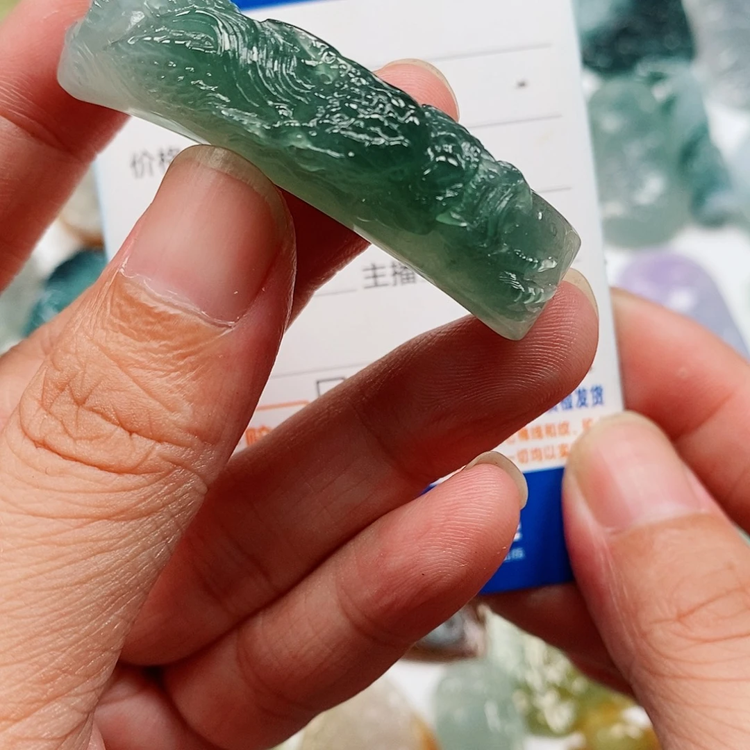 颈饰未镶嵌翡翠龙手牌