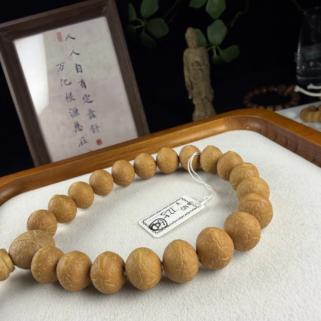 12.5mm精挑同树尼泊尔凤眼菩提手串手持