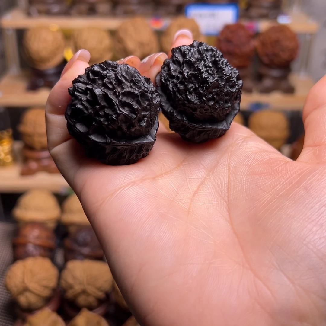 桃核把件金甲麒麟H2、35……