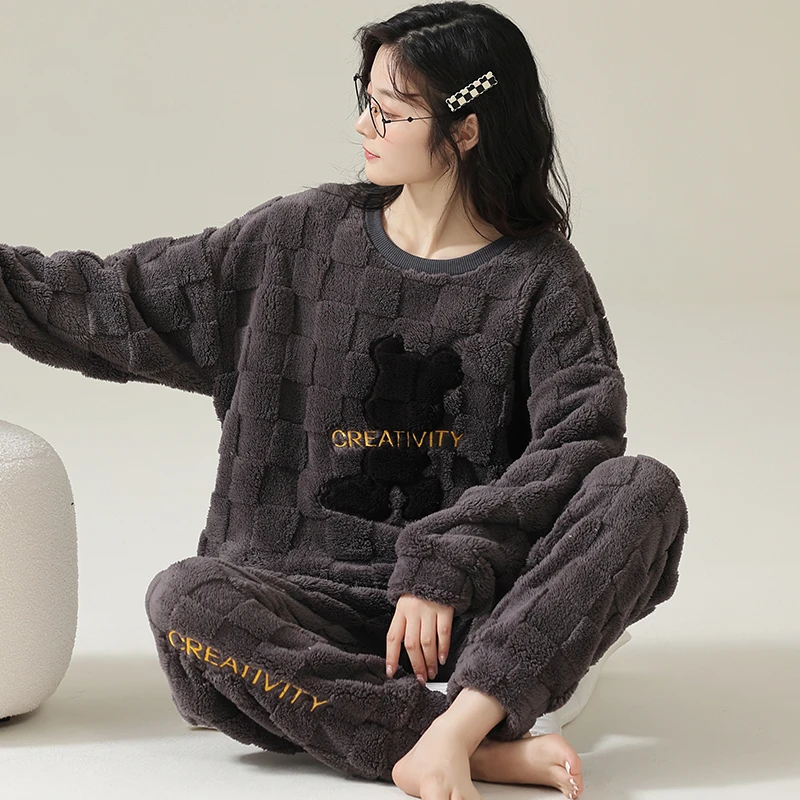 卡之恋珊瑚绒睡衣女冬天法兰绒字母绣花加厚可外穿运动套装家居服