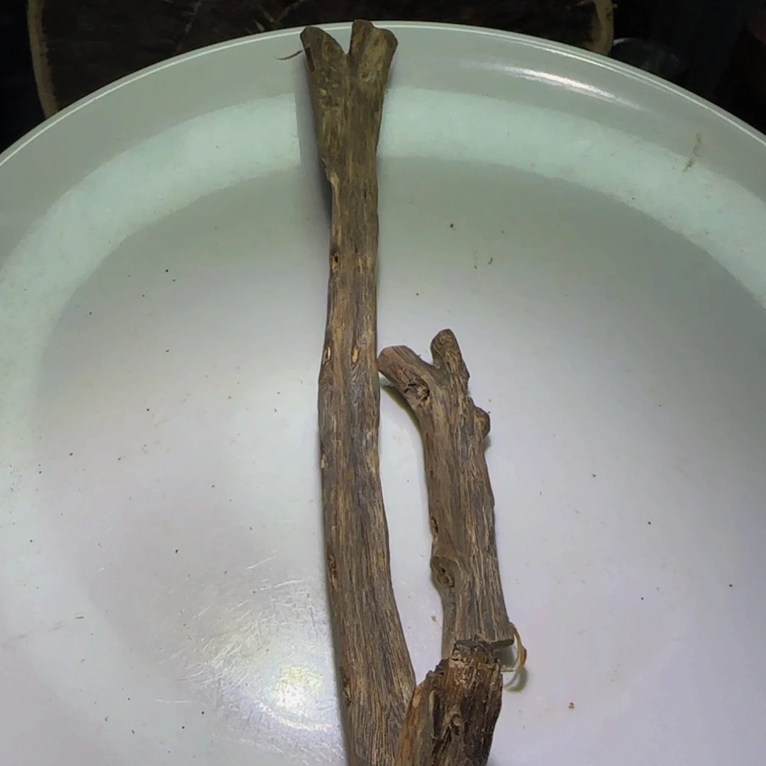 沉香手把件小*沉香奇楠芽庄移植沉水白棋树心油32克