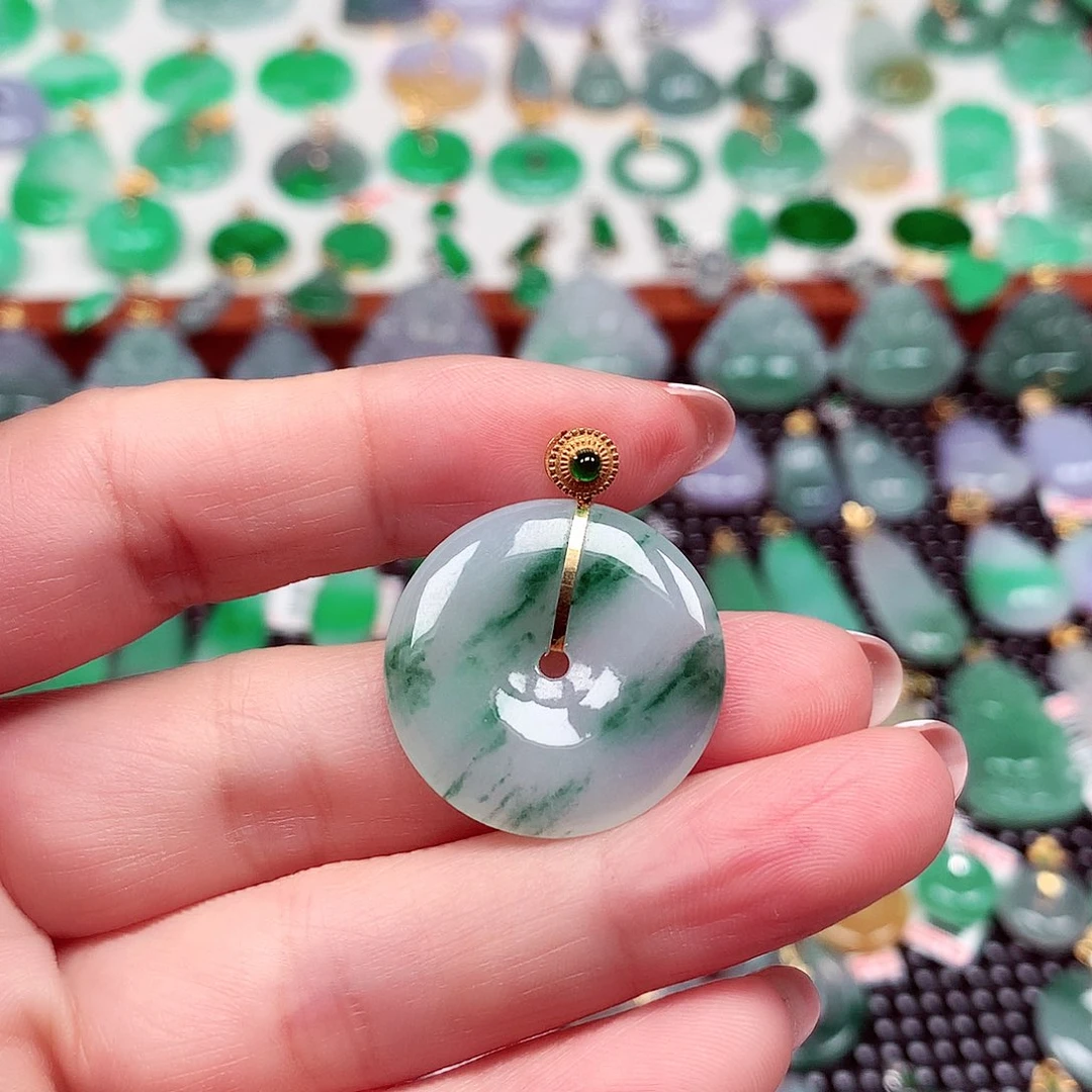 翡翠18K金镶嵌颈饰