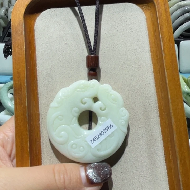 未镶嵌颈饰蓝田玉（蛇纹石化大理石玉）A****L