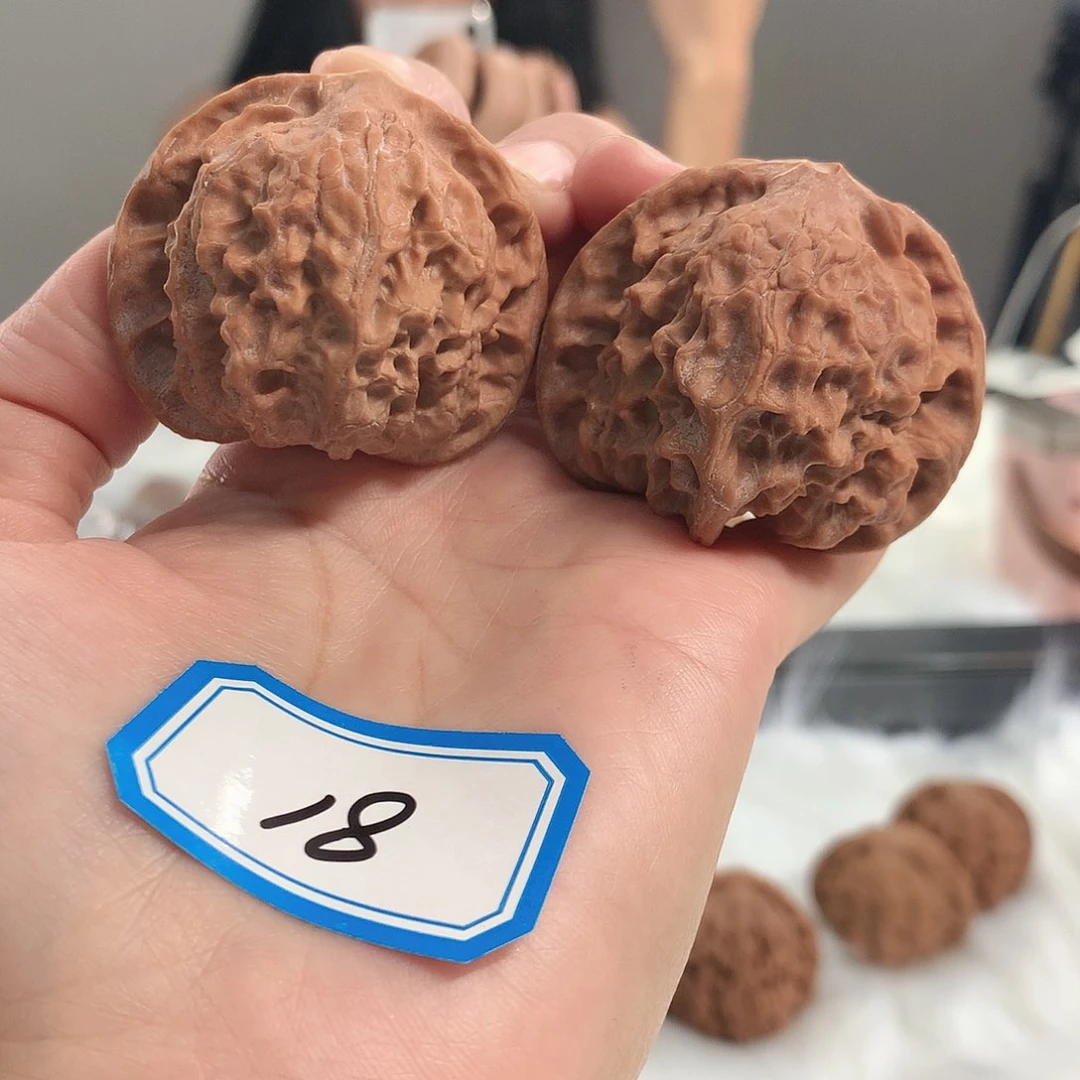 【闪购商品】文玩核桃吊坠白蛇谷 44尺