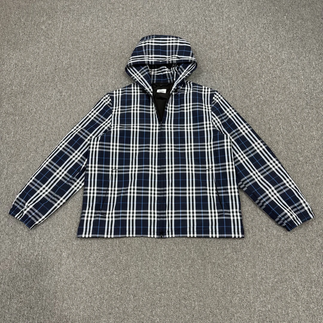 99新 BURBERRY/博柏利 18105747 巴宝莉 格纹连帽外套 M码99新