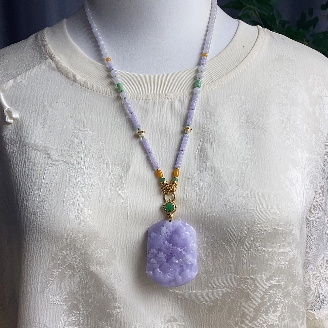 翡翠未镶嵌吊坠(赠链)