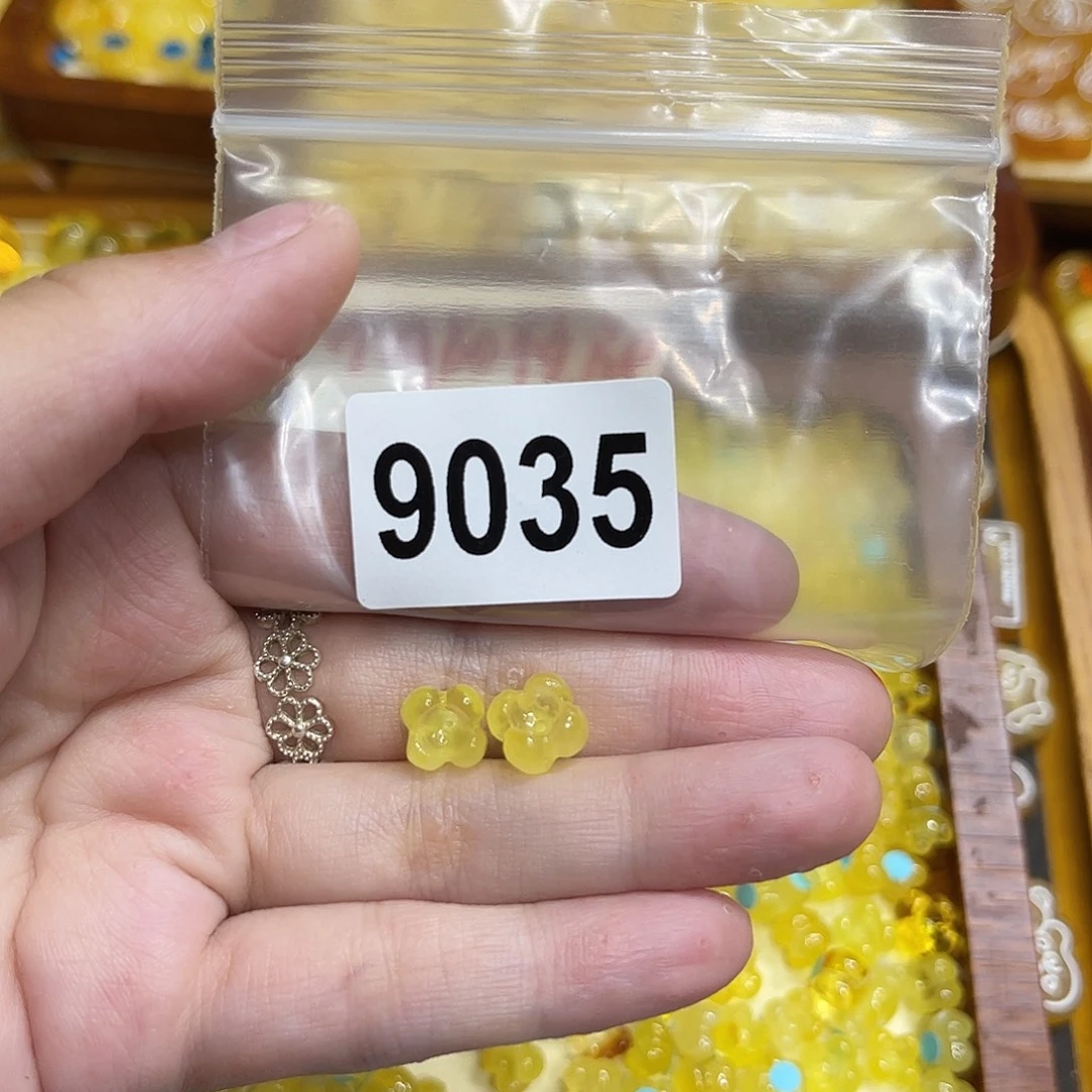 琥珀未镶嵌颈饰蜜蜡