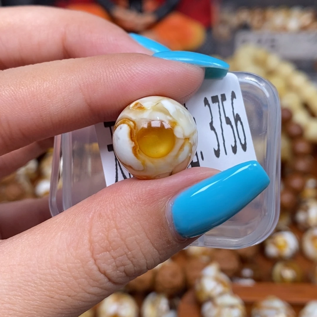 蜜蜡未镶嵌珠宝奇石3756