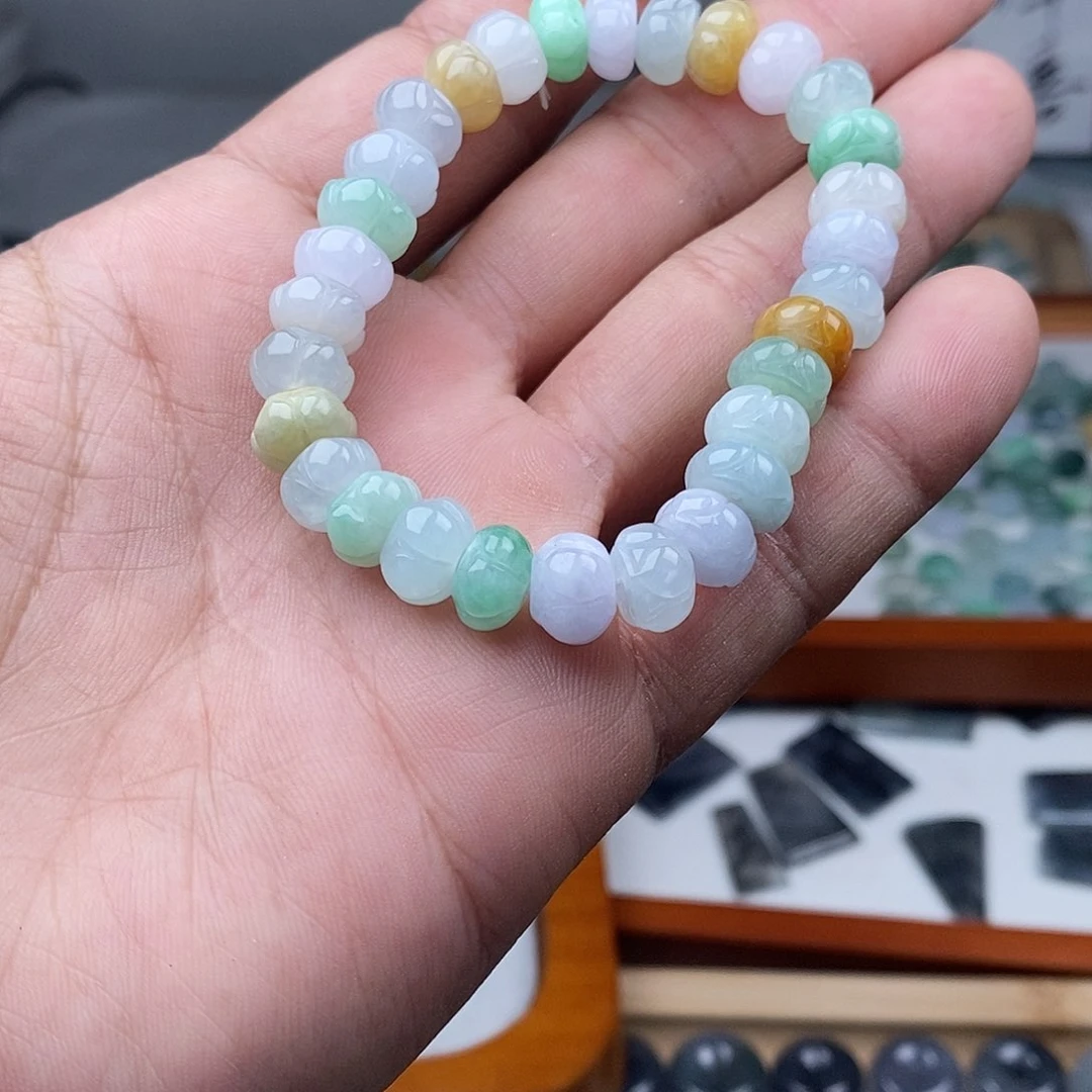 翡翠颈饰未镶嵌莲花手串