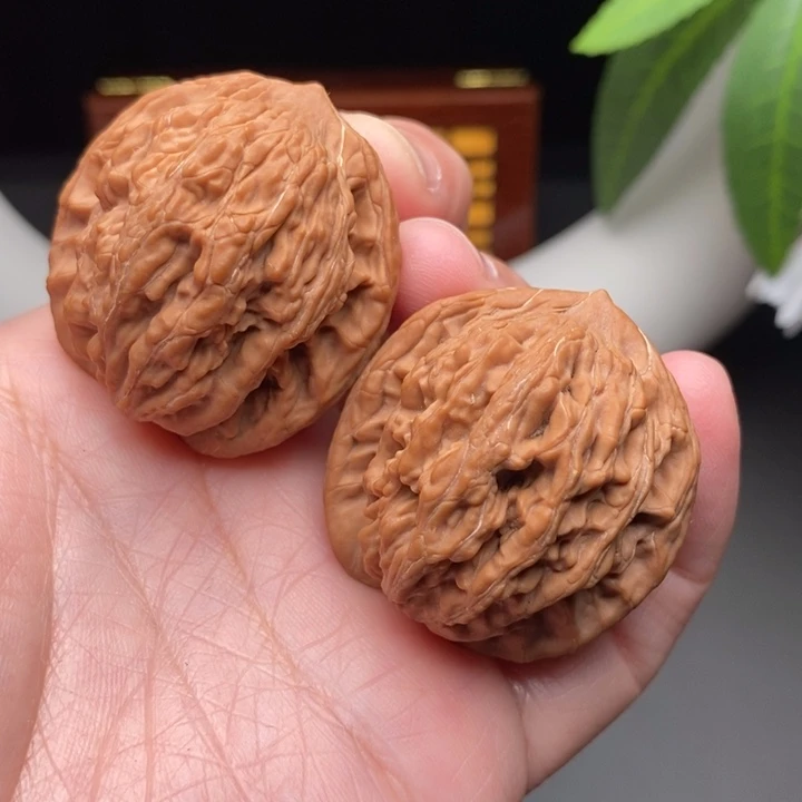 文玩核桃把件虎头38