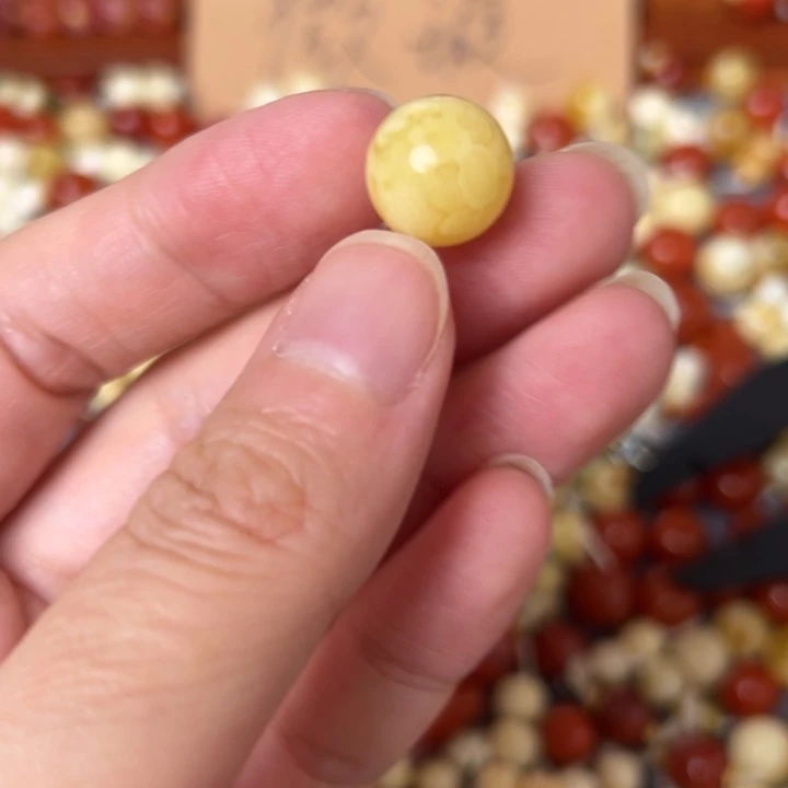 蜜蜡未镶嵌裸石12.4mm一个