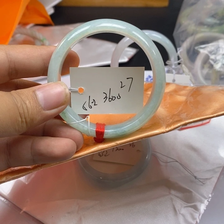 未镶嵌手镯翡翠天然翡翠