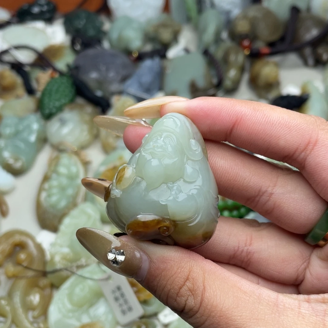 胖***觉和田玉未镶嵌颈饰