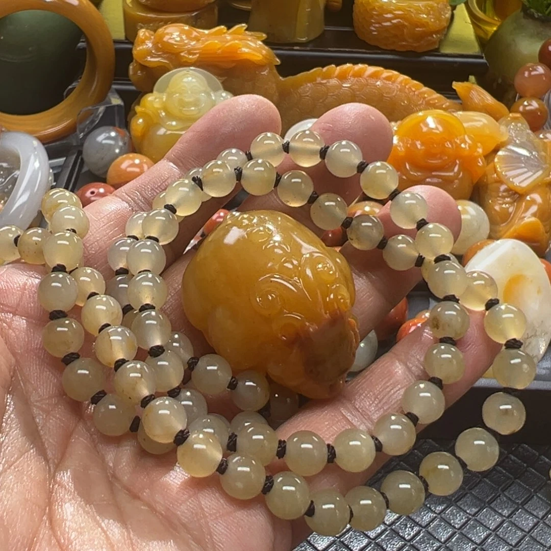 石英质玉未镶嵌颈饰