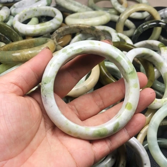 未镶嵌蛇纹石玉手镯踏*