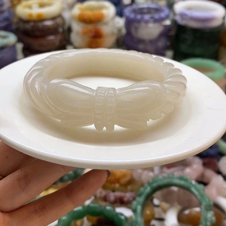 石英质玉未镶嵌手镯
