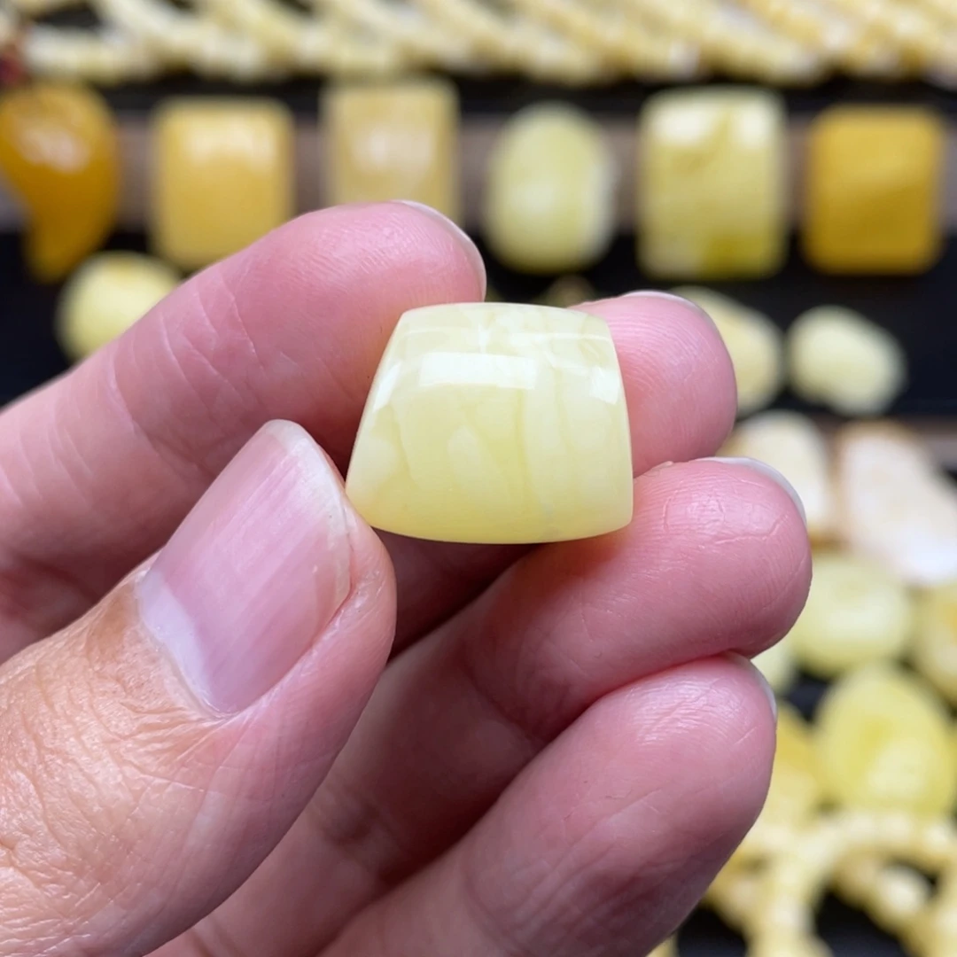 琥珀未镶嵌裸石琥珀蜜蜡