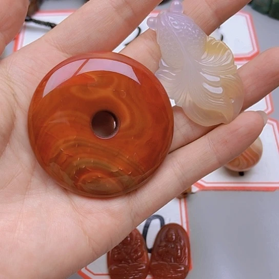 【闪购商品】玛瑙/玉髓未镶嵌珠宝半成品满****）