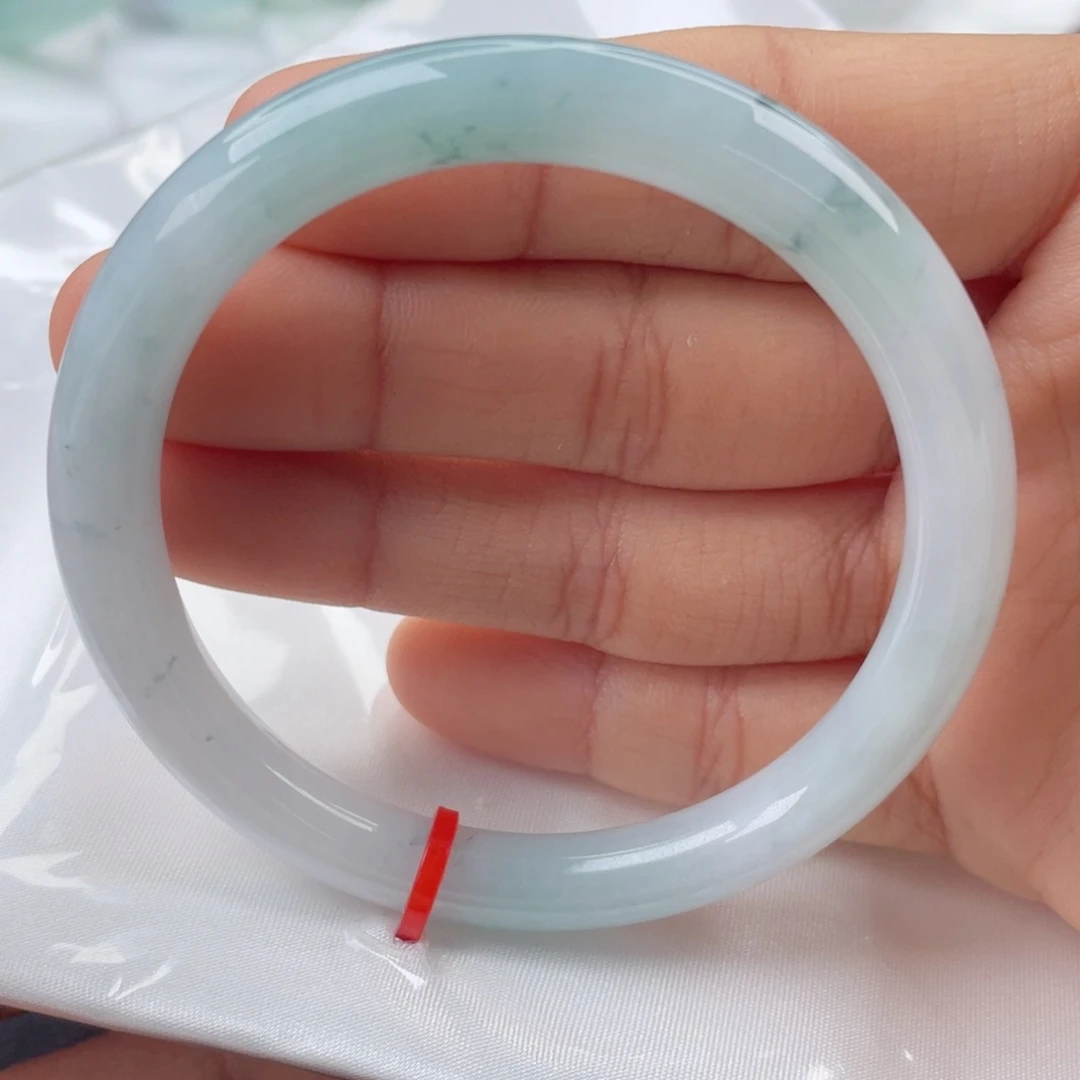 翡翠手镯（圆镯）未镶嵌54.2圈