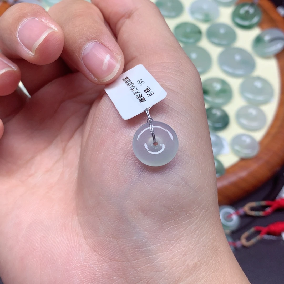 翡翠未镶嵌颈饰吊坠13/4.1mm