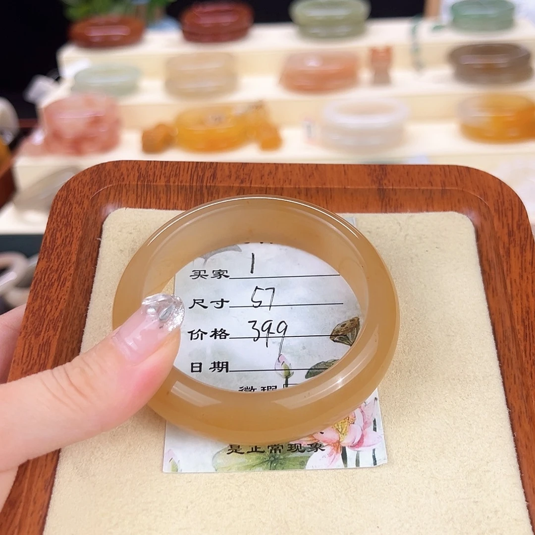 未镶嵌手镯石英质玉