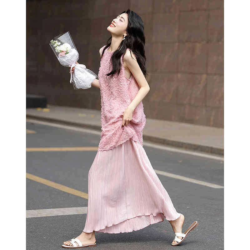 tywf8390假两件立体剪花连衣裙女2025夏季优雅风无袖压褶直筒长裙