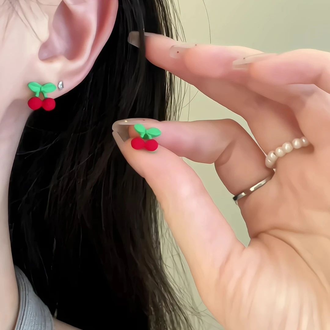 合金耳饰 可爱烤漆红樱桃耳钉女可爱少女心耳环设计感百搭耳饰