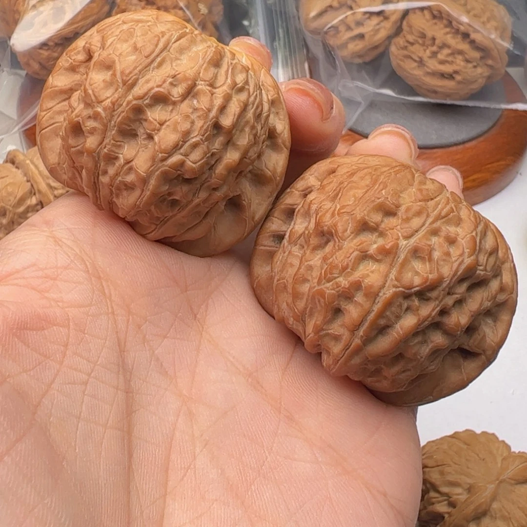 文玩核桃吊坠蓝*颜血麒麟