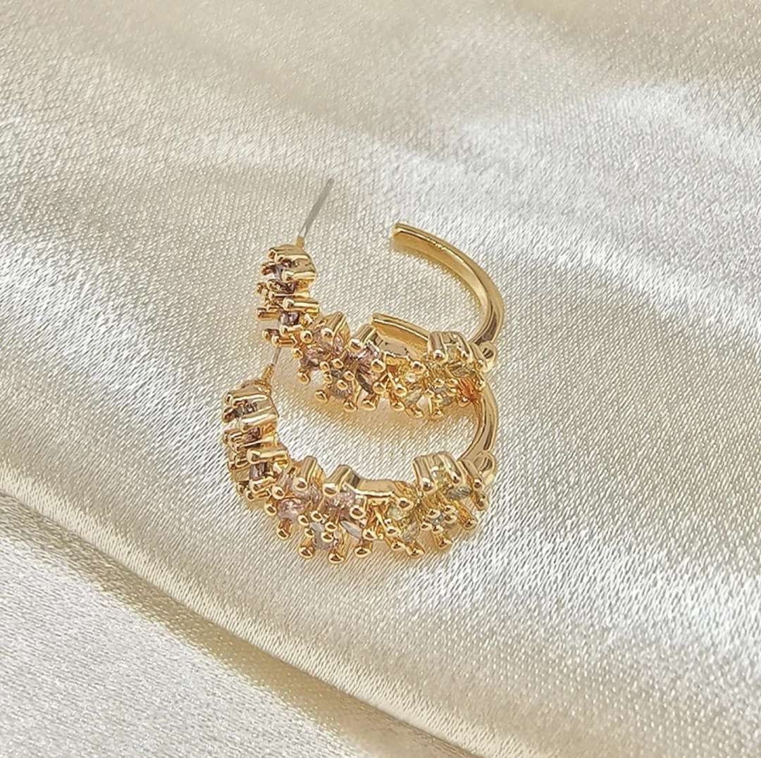 铜合金锆石耳饰 铜合金百搭精致风小耳钉饰品ins气质轻奢金色小众