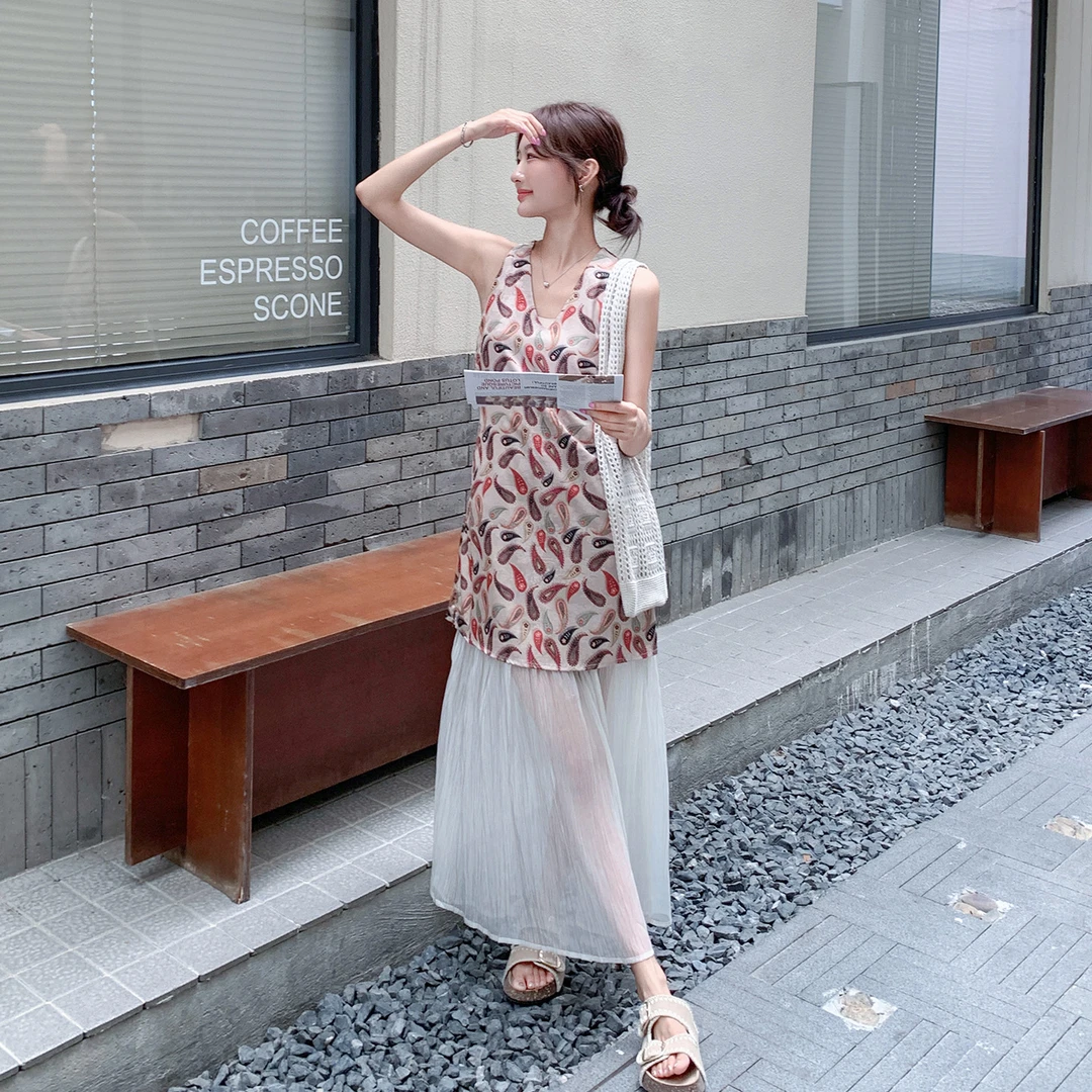法式度假风夏天巨好看的连衣裙女2025新款小众印花网纱拼接背心裙