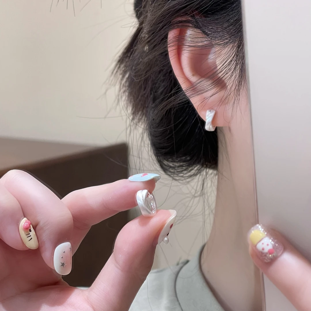 W968银色交叉耳扣高级百搭小众温柔简约时尚小巧精致