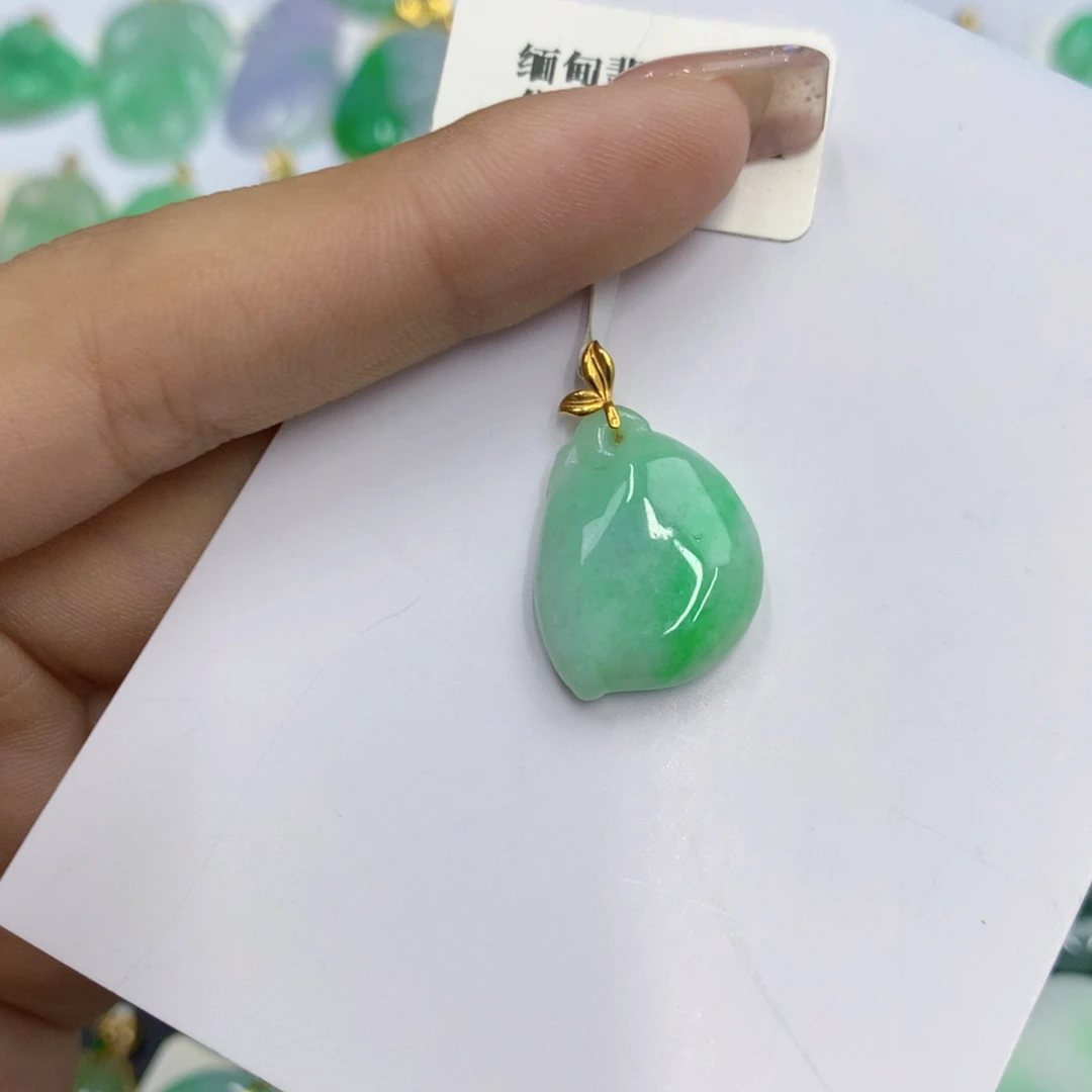 翡翠18K金镶嵌颈饰翡翠