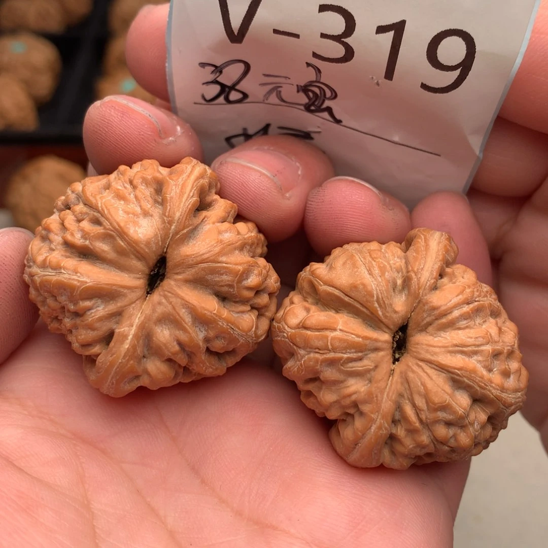 文玩核桃把件38元宝…….