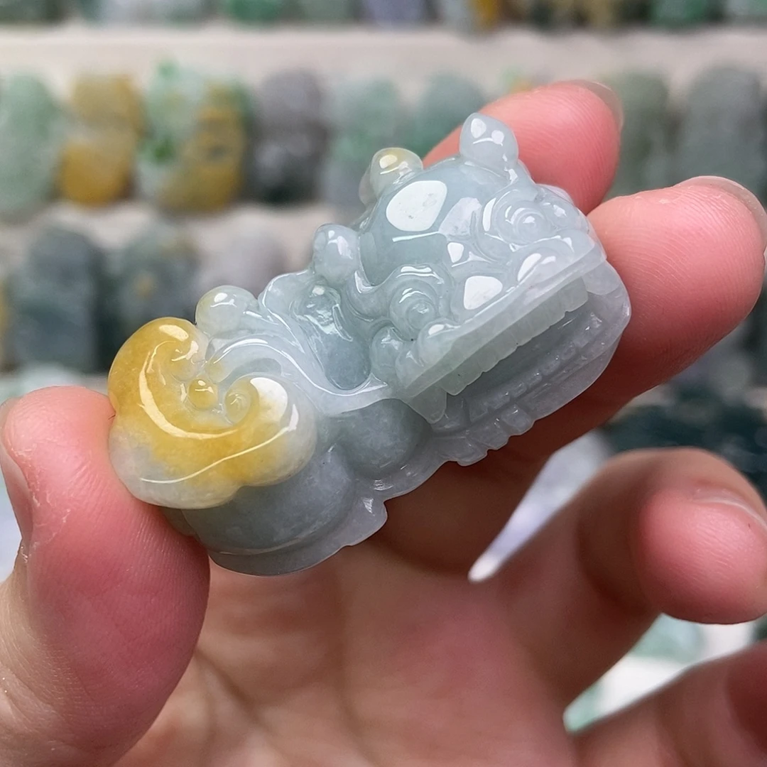 翡翠未镶嵌吊坠(赠链)