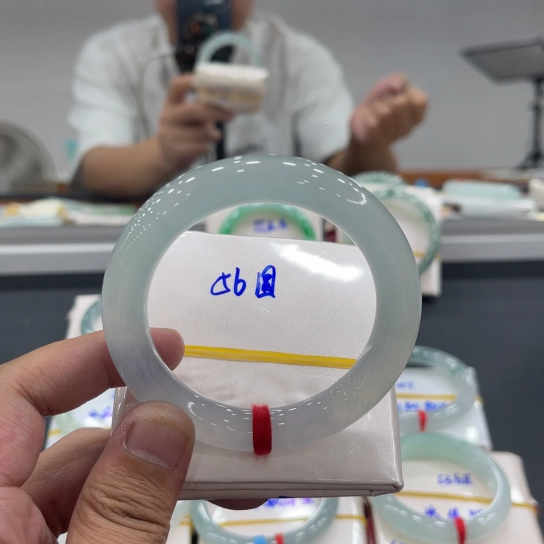 翡翠未镶嵌手镯缅甸翡翠