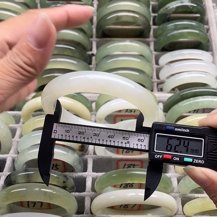 未镶嵌蛇纹石玉手镯185