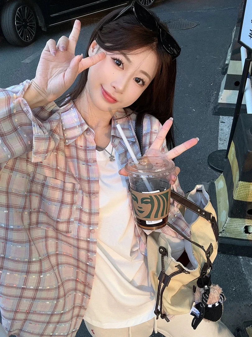 韩版休闲粉格衬衫女春夏新款设计感宽松百搭翻领长袖上衣女款外穿