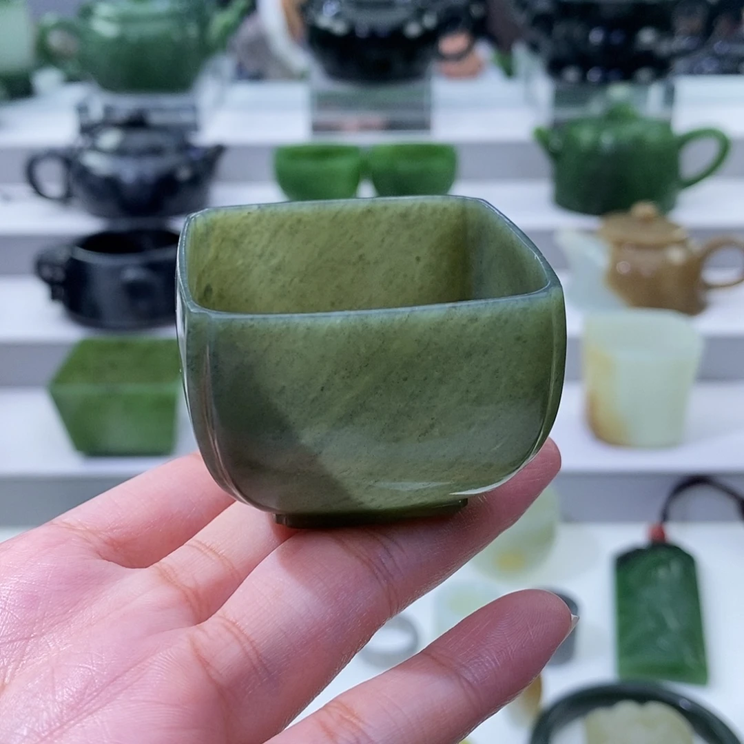 和田玉未镶嵌挂件杯子微瑕