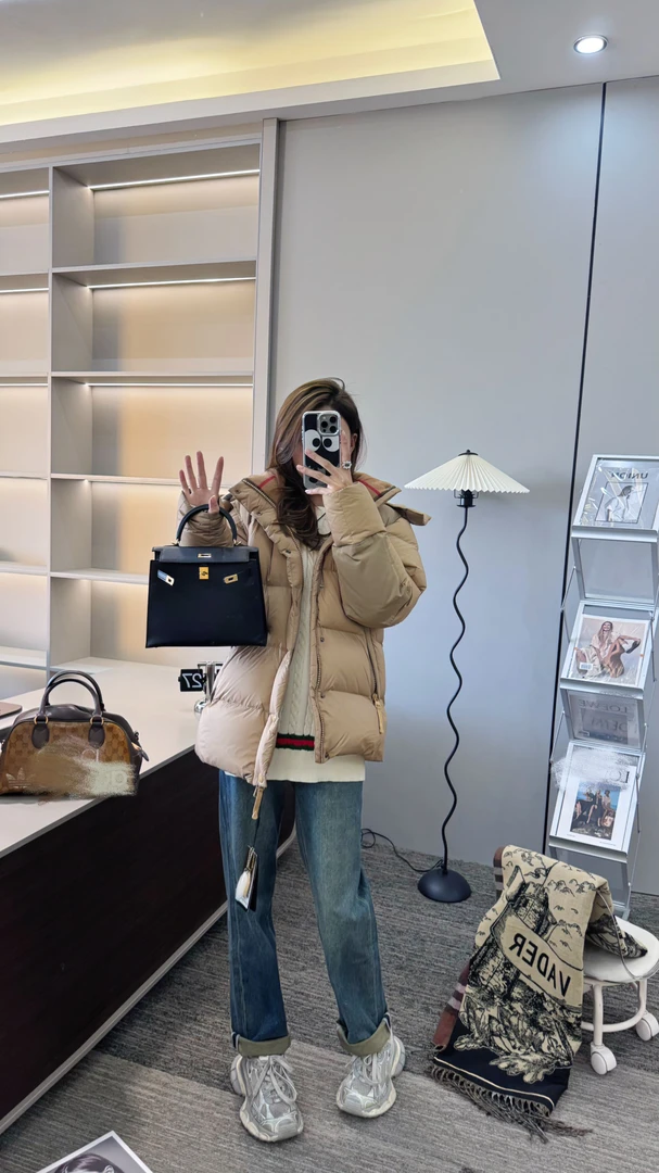 【YH】带防伪水印冬季可拆卸袖帽情侣款水变绒外套 W5007