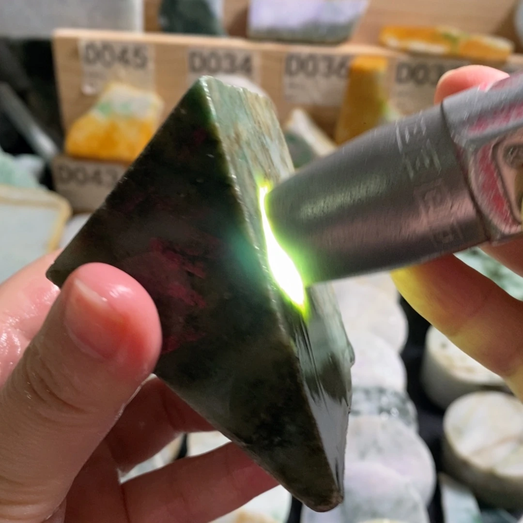 颈饰未镶嵌翡翠天然翡翠